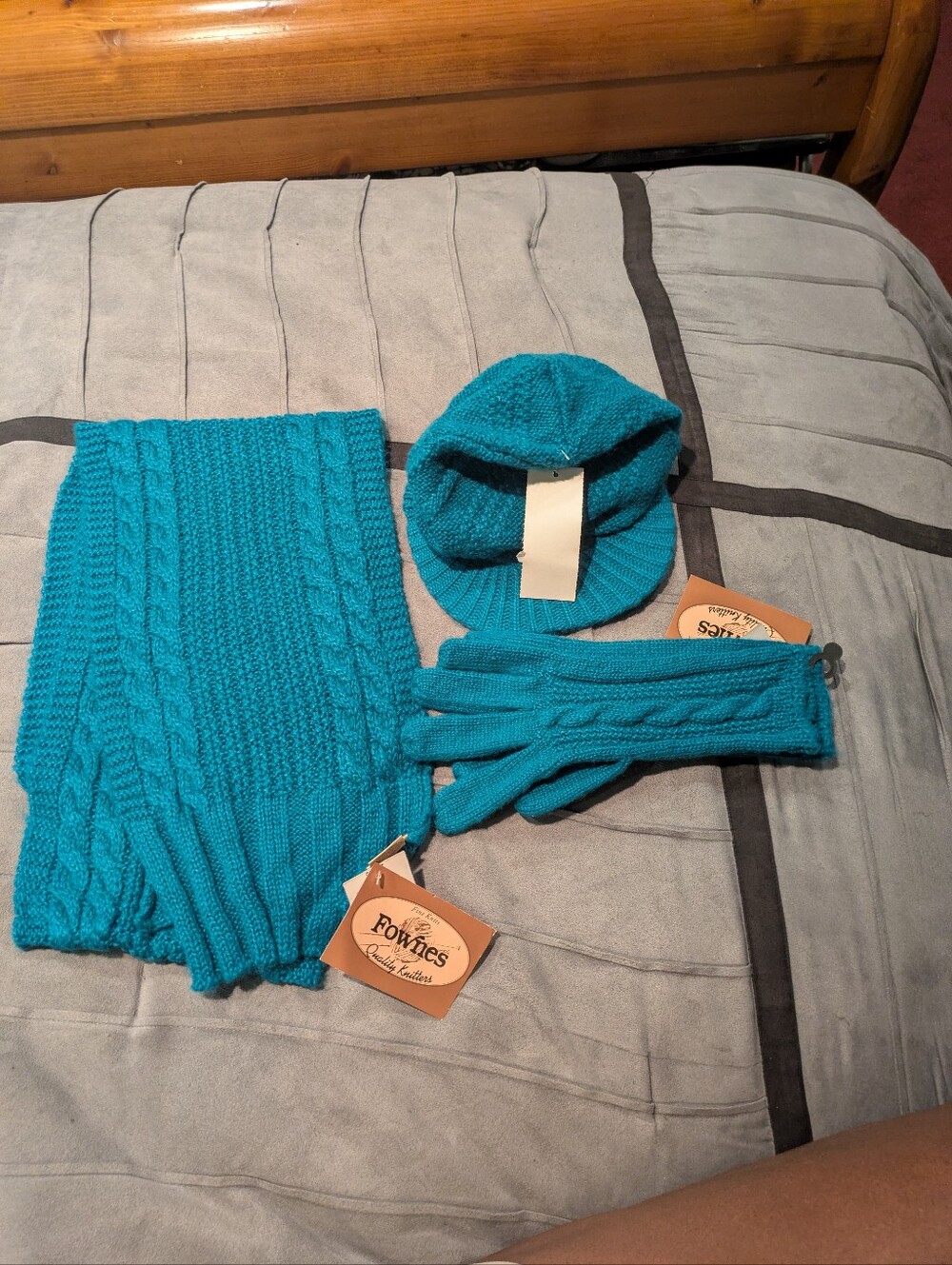 Fox Teal Cable Knit Scarf, Hat & Glove Set